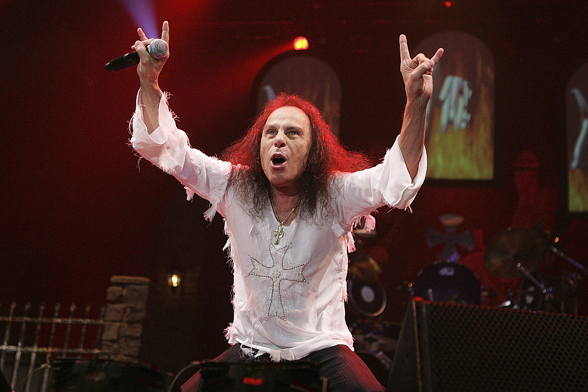 Autobiografia lui Ronnie James Dio va fi în curând disponibilă și publicată într-o varietate de limbi