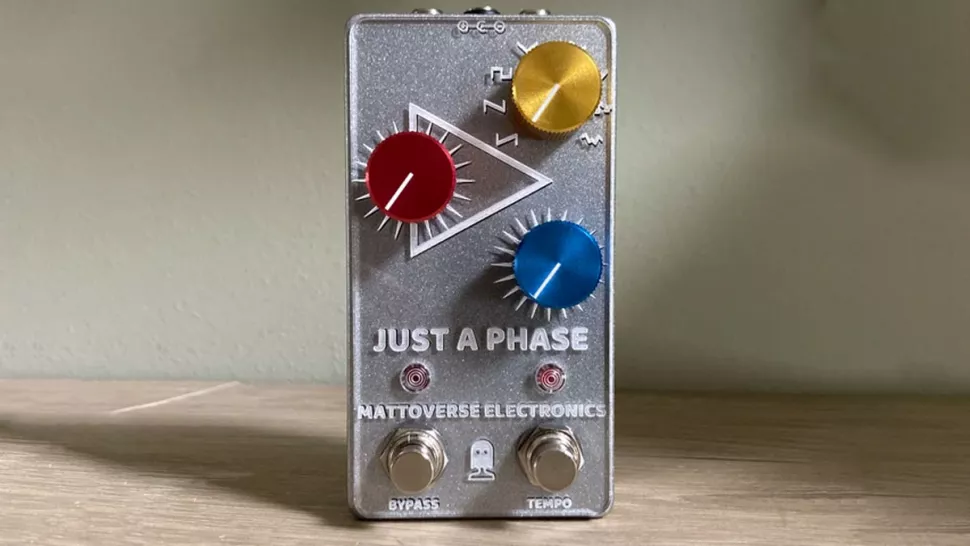 Mattoverse Electronics lansează pedala de chitară Just A Phase, o pedală compactă phaser
