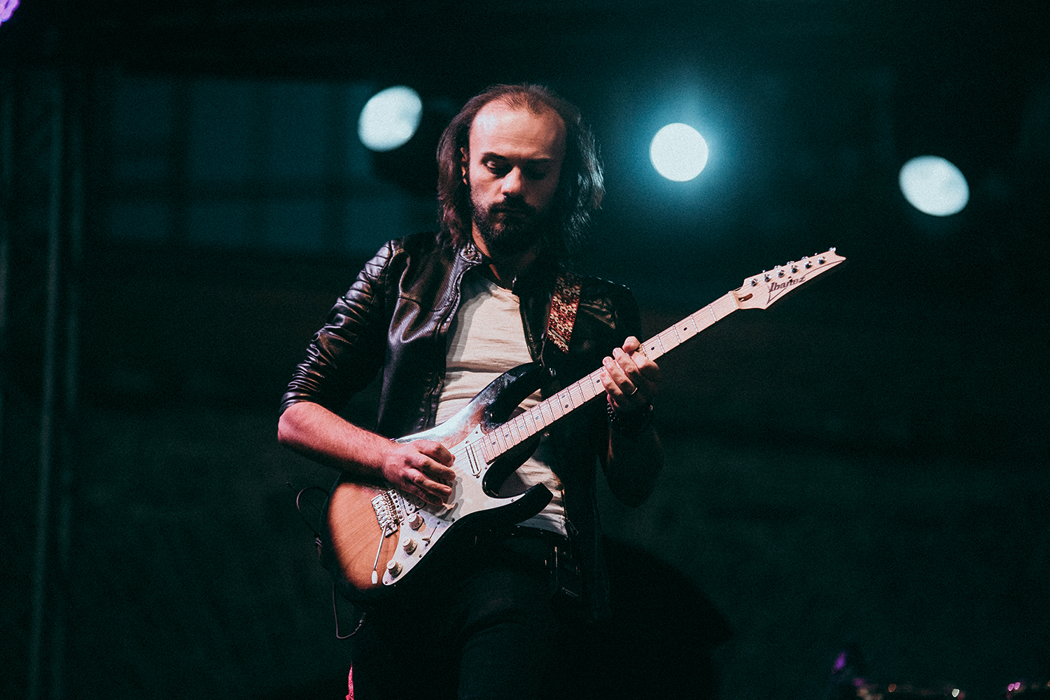 Sebi Bârzeianu, chitaristul trupei timișorene Phaser, a lansat single-ul "Saudade"